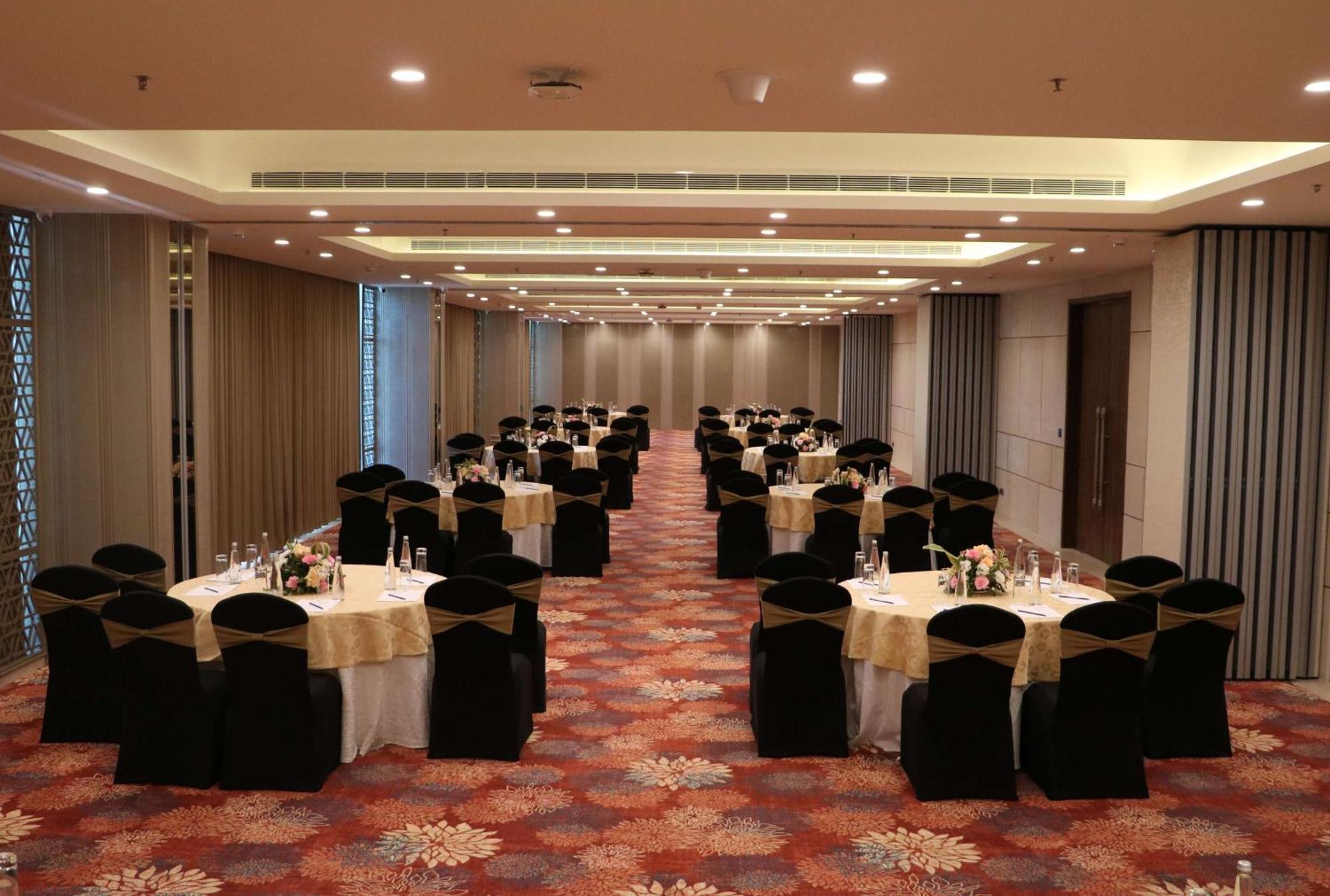 Gift City Club, A Member Of Radisson Individuals Gándhínagar Exteriér fotografie