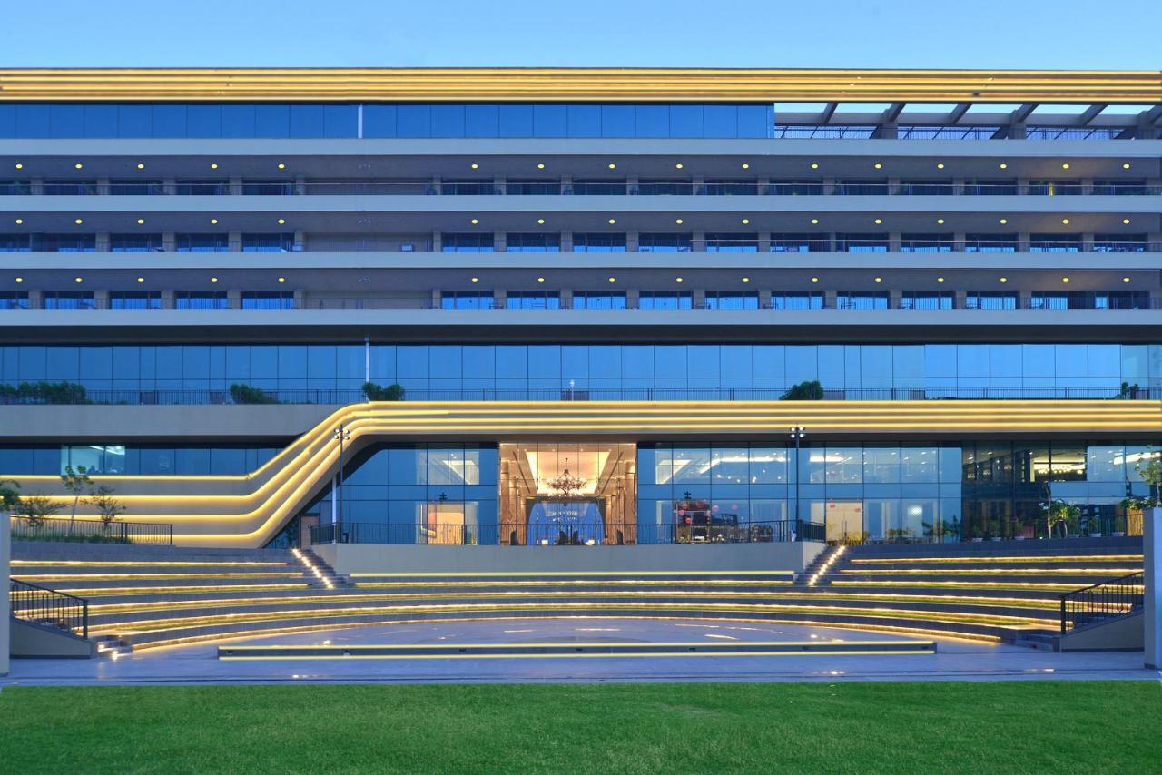 Gift City Club, A Member Of Radisson Individuals Gándhínagar Exteriér fotografie